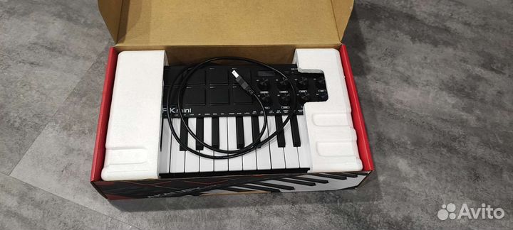 Midi клавиатура akai PRO MPK mini MK3