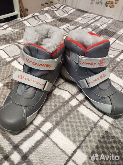 Лыжные ботинки