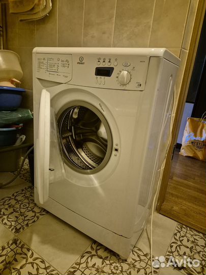 Стиральная машина indesit