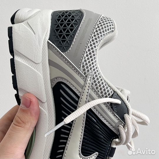 Nike air zoom vomero 5