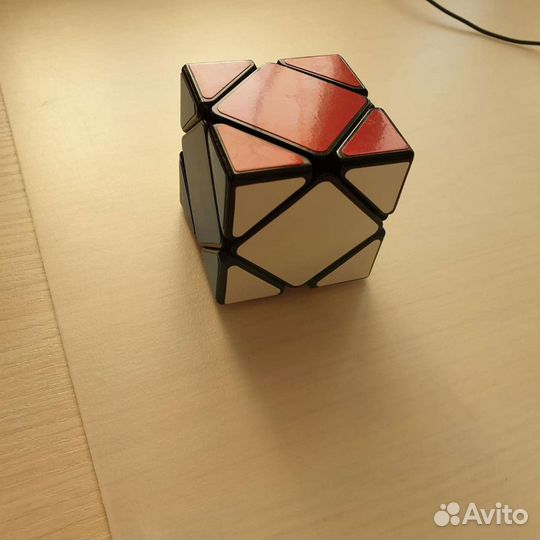 Кубик Рубика Скьюб