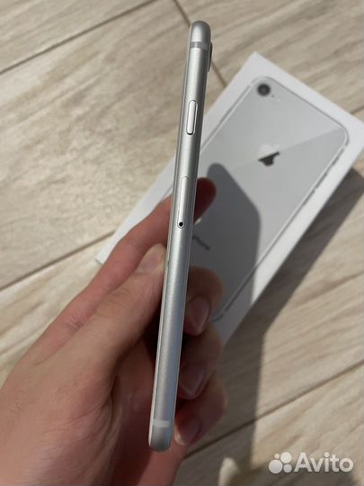 Телефон iPhone