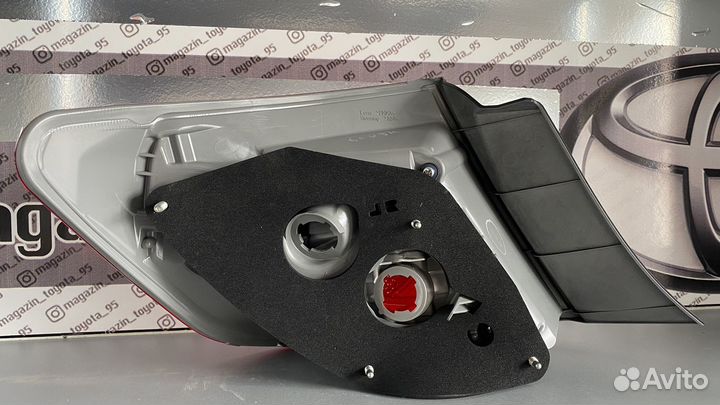 Фонарь задний toyota camry 50