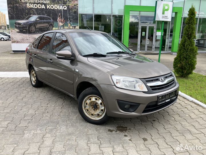 LADA Granta 1.6 МТ, 2017, 311 365 км