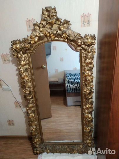 Дворцовое зеркало