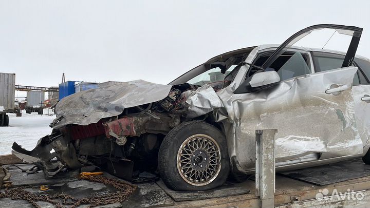 Mazda 3 1.6 МТ, 2008, битый, 200 000 км