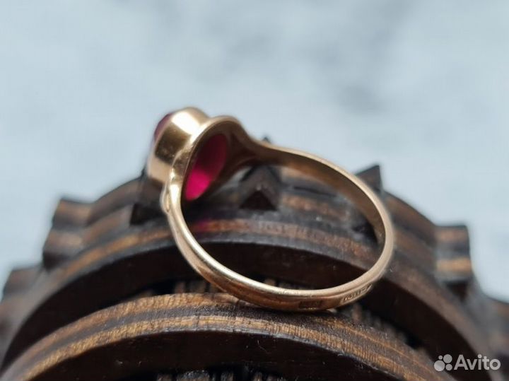 Золотое кольцо 585 пробы, массой 2,3 грамма (Р17)