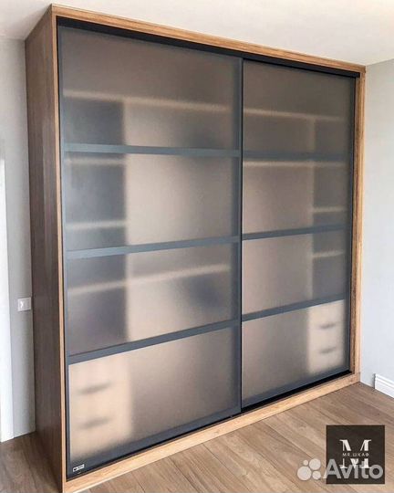 Шкаф-купе с зеркалом