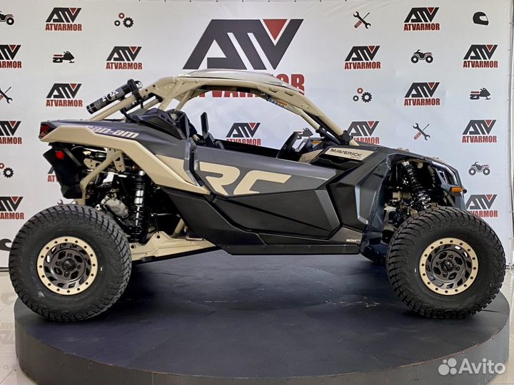 Мотовездеход BRP Can-Am Maverick X RC Turbo RR