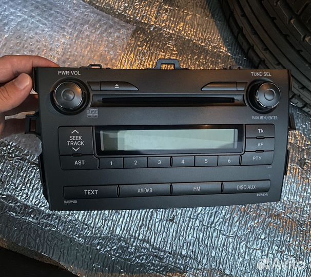 Штатная магнитола на toyota corolla 150