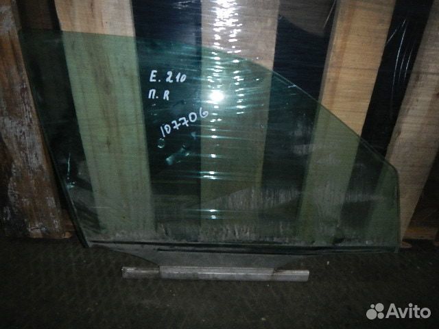 Стекло двери передней правой, Merсedes-Benz (Мерсе