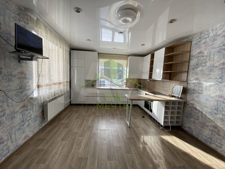 Коттедж 315,5 м² на участке 12 сот.