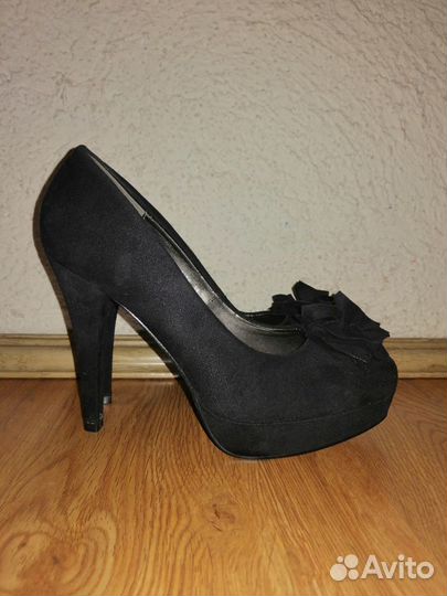Туфли на каблуке замшевые Kira Plastinina новые