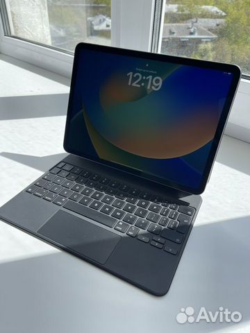 iPad pro 11 2022 256gb + клавиатура