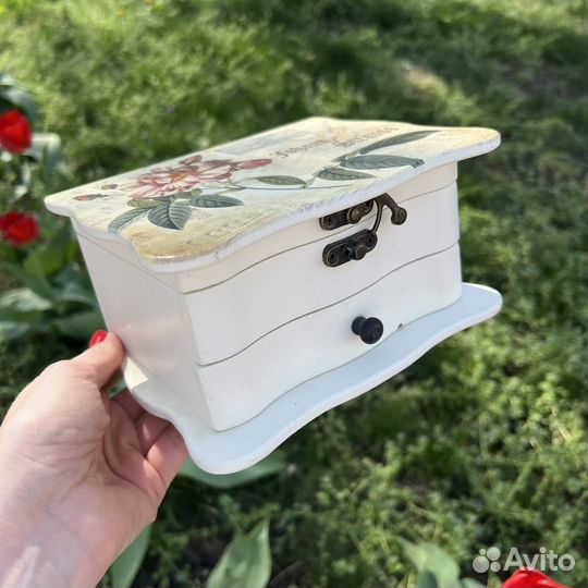 Шкатулка для украшений