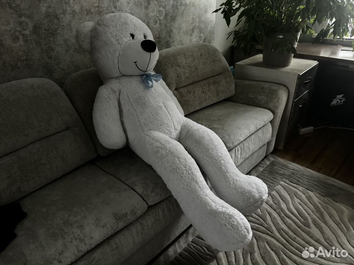 Большой мягкий медведь