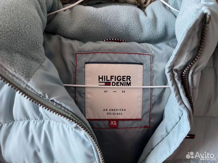 Tommy Hilfiger Голубой легкий пуховик женский 40