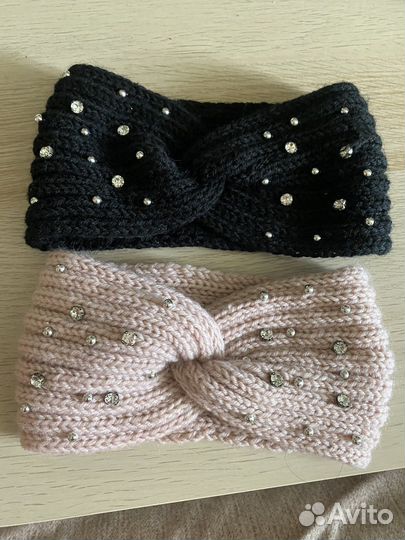 Шапки много