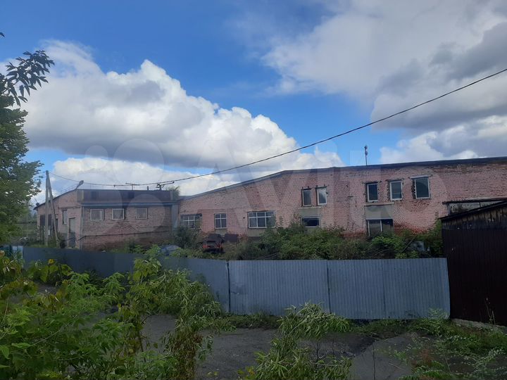 Здание, 2800 м²