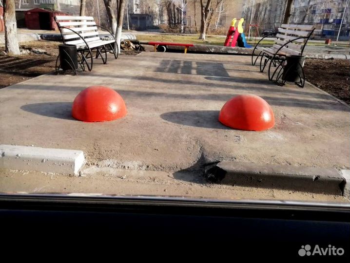 Бетонные полусферы