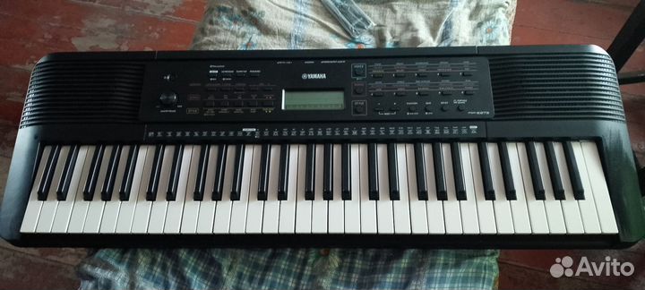 Поодаю синтезатор yamaha PSR-E273