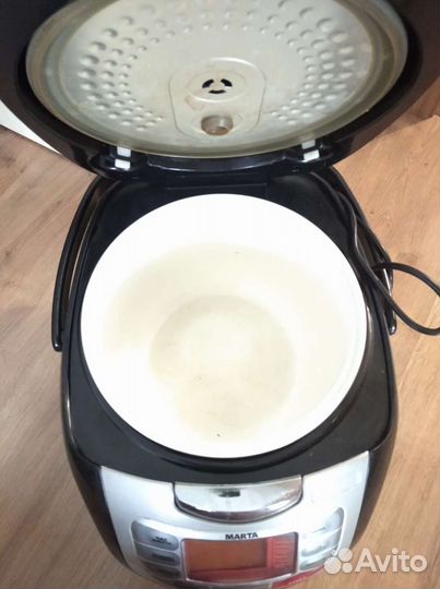 Мультиварка марта б/у