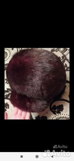 Две норковые шапки в связи с отьездом