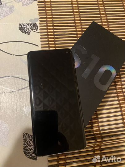 Samsung Galaxy S10, 8/128 ГБ