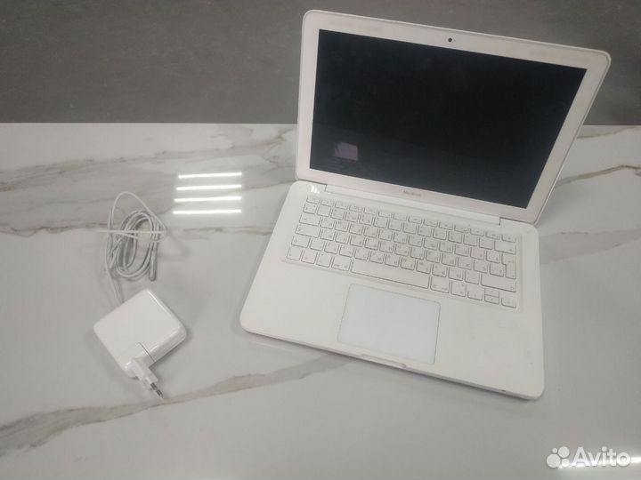 Ноутбук MacBook Air 13 2010