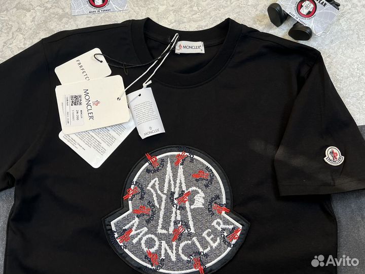 Футболка Moncler