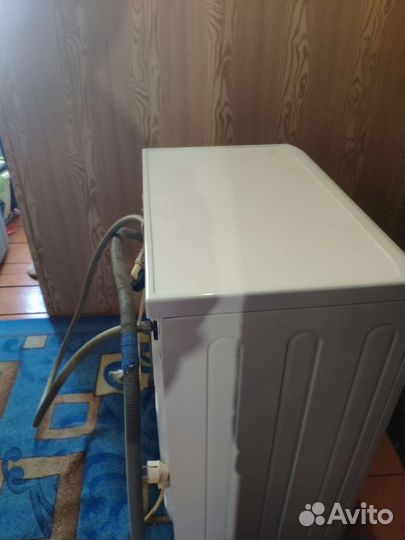 Стиральная машина с вертикальной загрузкой