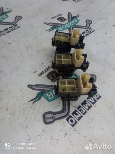 Кнопка стеклоподъемника Toyota Camry acv40