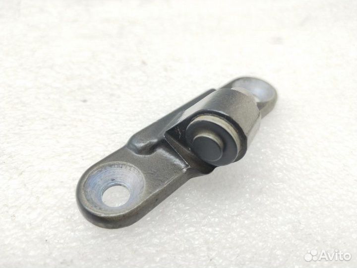 Петля двери передняя правая Bmw 5-Series F10 2011