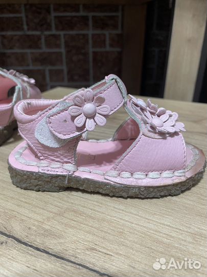 Сандалии для девочки