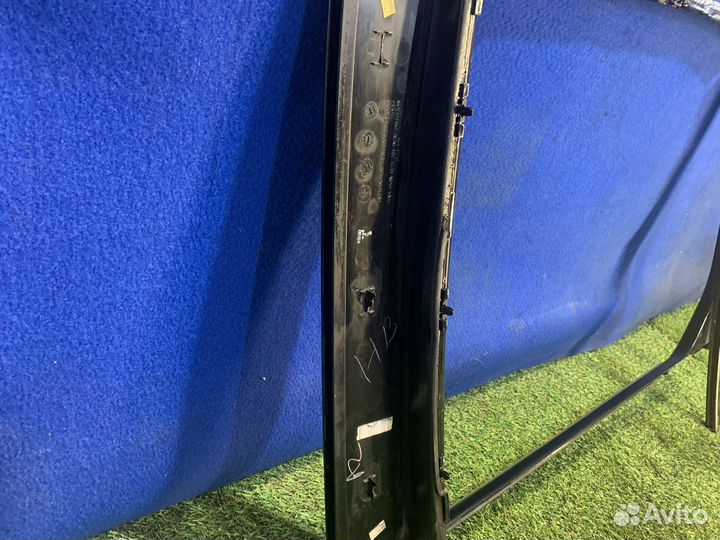 Накладка двери задняя правая Cadillac Escalade 3