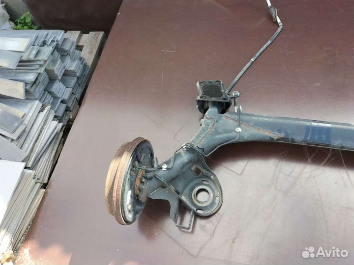 Балка задняя Фольксваген Поло 5 с барабанами