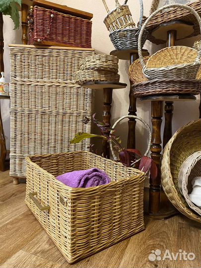 Корзина плетеная из бумажной лозы