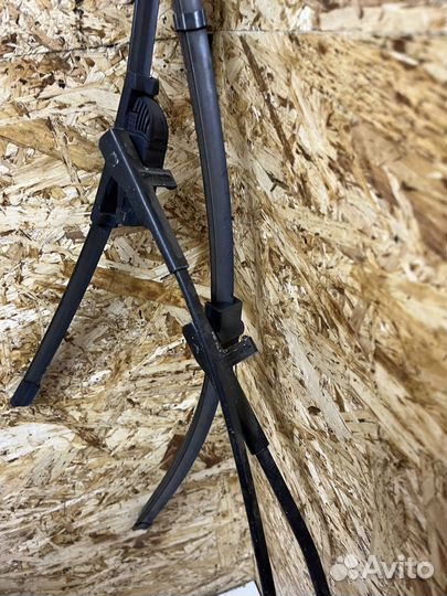 Поводок дворника правый левый мазда 3 bk