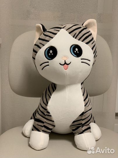 Плюшевая кошка
