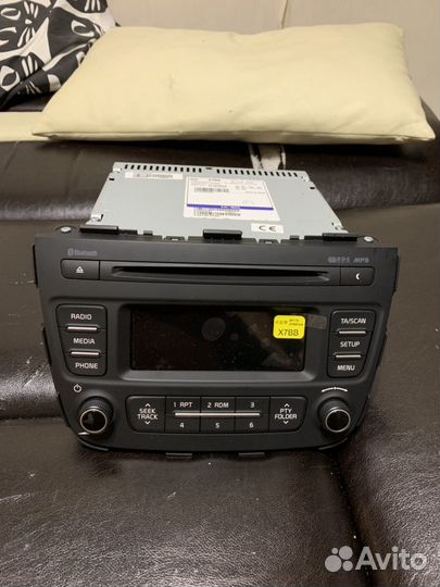 Штатная магнитола на Kia Sorento