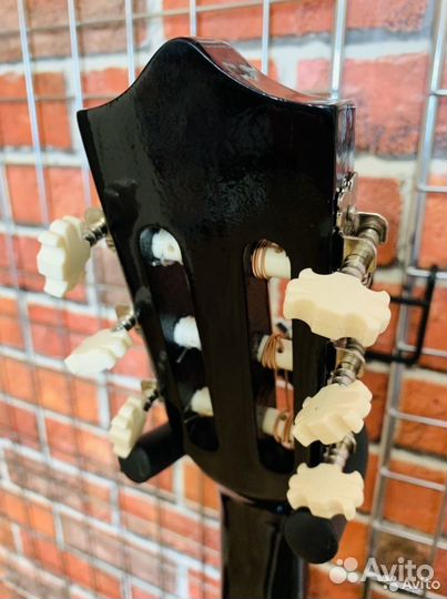 Гитара детская 1/2 + аксессуар