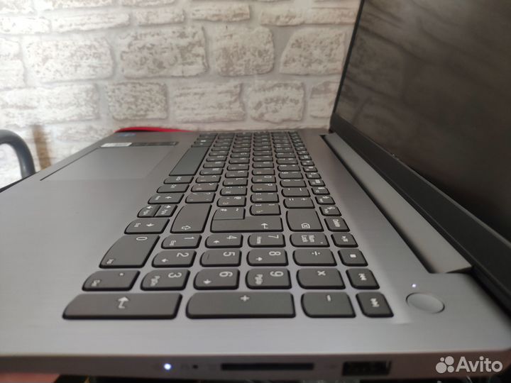 Lenovo IdeaPad 3