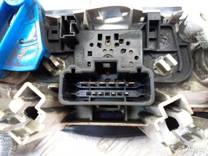 Блок управления печкой Renault Logan 1 1.4 K7J710