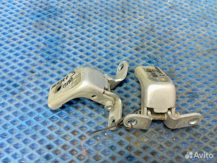 Петля двери Ford Mondeo 3 седан 2004