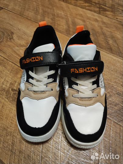 Кроссовки детские