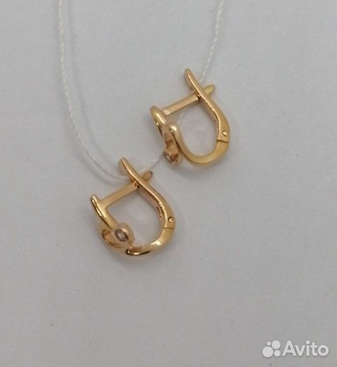 Золотые серьги с камнем