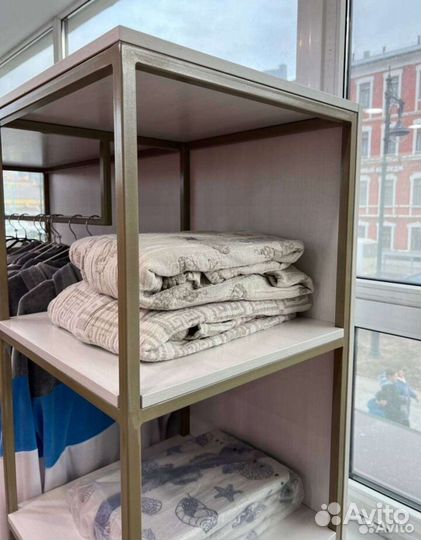 Вешало с полками