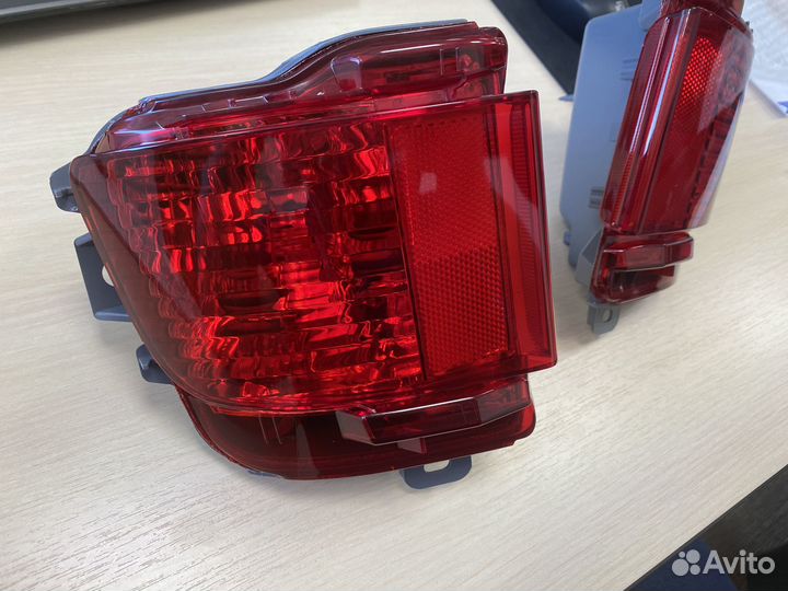 Катафоты в задний Бампер Toyota Land Cruiser 200