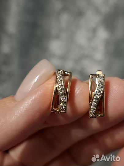 Комплект украшений золотой