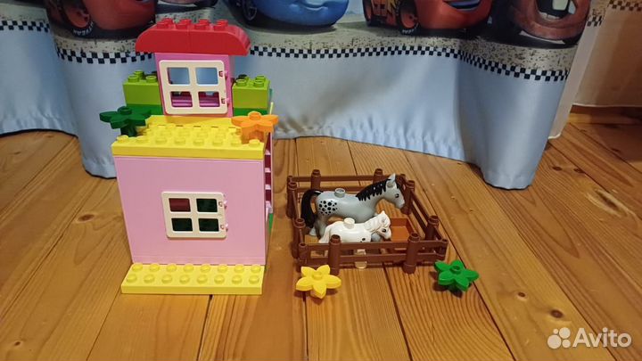 Lego duplo поезд + рельсы + конюшня